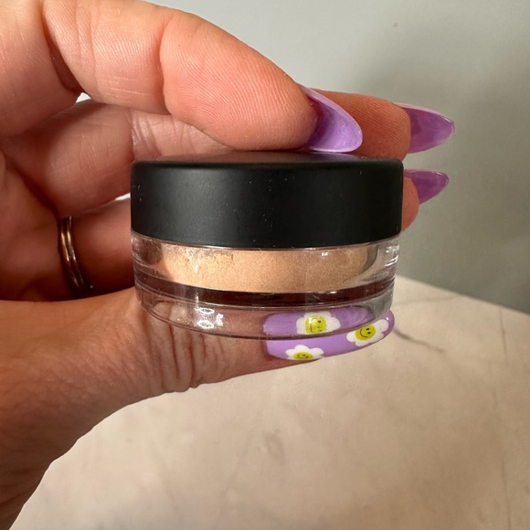 BareMinerals Turn On Multi-tasking Highlighter in TURN ON GOLD - Picture 4 of 6